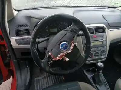 Véhicule à la ferraille fiat grande punto (199_) 1.4 16v (199bxg1b, 199axg1b) de l'année 2006 alimenté 199a6000