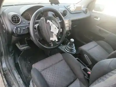 Véhicule à la ferraille ford fiesta v (jh_, jd_) 1.6 tdci de l'année 2005 alimenté hhja