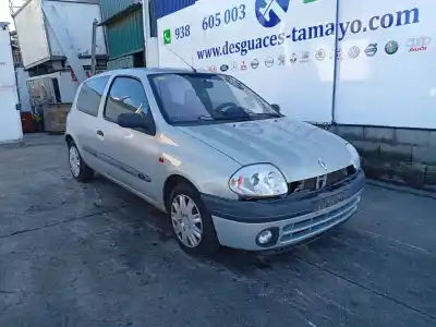 Véhicule à la ferraille RENAULT CLIO II (BB_, CB_) 1.4 (B/CB0C, B/CB0S) de l'année 2001 alimenté E7J634