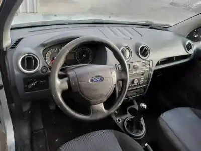 Véhicule à la ferraille ford fusion (cbk) ambiente de l'année 2006 alimenté hhjb