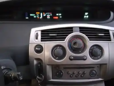 Vehículo de desguace renault                                            scenic ii                                                                                                                                                                                                                                                  grand emotion                                                                                                                                                                                                                                              del año 2006 con motor k9kp7