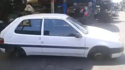 Veículo de Sucata citroen saxo 1.1 seduction do ano 2003 alimentado hfx