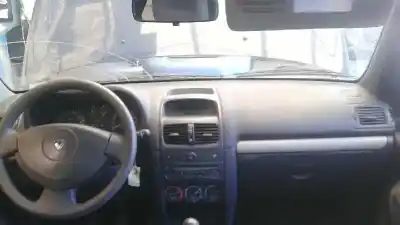 Здавання транспортного засобу renault clio ii fase ii (b/cb0) 1.2 року 2003 потужний d7f