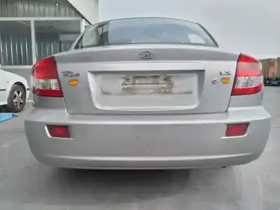 Scrapping Vehicle kia rio ls berlina of the year 2003 powered a3d