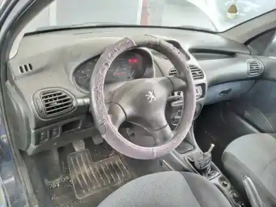 Здавання транспортного засобу peugeot 206 berlina xt року 1999 потужний wjz