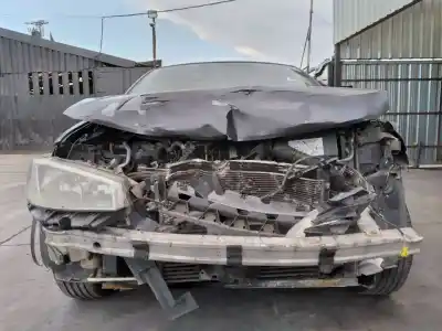 Veículo de Sucata renault megane ii berlina 5p confort expression do ano 2005 alimentado k9kd7