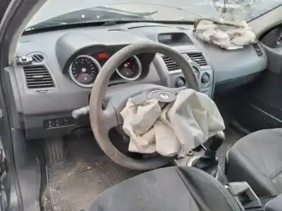 Veículo de Sucata renault megane ii berlina 5p confort expression do ano 2005 alimentado k9kd7