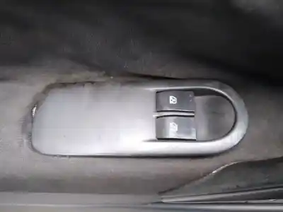 Veículo de Sucata renault megane ii berlina 5p confort expression do ano 2005 alimentado k9kd7