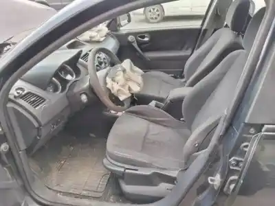 Veículo de Sucata renault megane ii berlina 5p confort expression do ano 2005 alimentado k9kd7