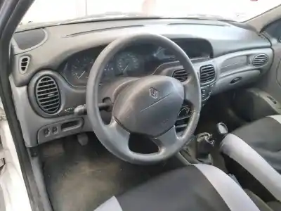 Veicolo di demolizione renault megane i scenic (ja0) 1.9 d rn dell'anno 1999 alimentato f8qn6