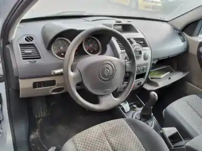 Veículo de Sucata renault megane ii berlina 5p confort authentique do ano 2003 alimentado k4mt7