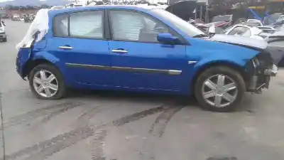 Veículo de Sucata renault megane ii berlina 5p 1.6 16v do ano 2004 alimentado k4m t7