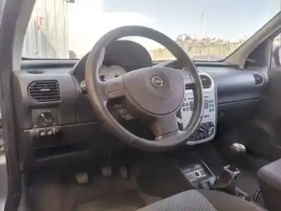 Здавання транспортного засобу opel corsa c silverline року 2006 потужний z12xep