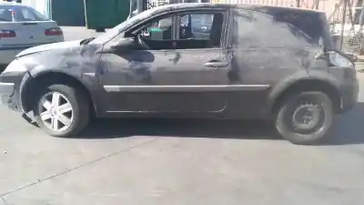 Veículo de Sucata renault megane ii berlina 5p 1.4 16v do ano 2005 alimentado k4j d7