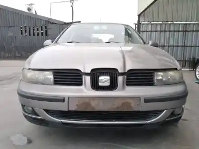 Здавання транспортного засобу seat leon (1m1) sport року 2004 потужний apg