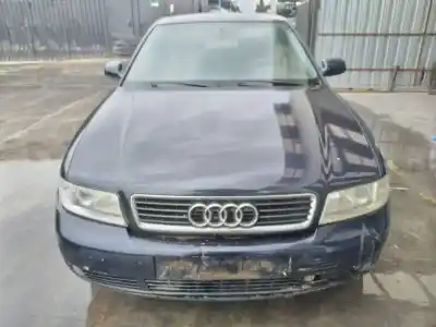 Verschrottungsfahrzeug AUDI A4 BERLINA (B5) 1.8 des Jahres 2000 angetrieben AVV