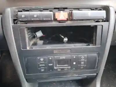Veicolo di demolizione audi a4 berlina (b5) 1.8 dell'anno 2000 alimentato avv