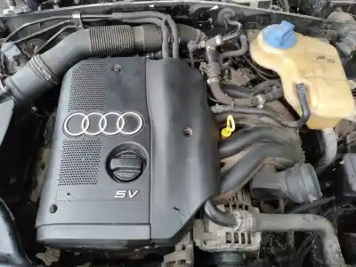 Veicolo di demolizione audi a4 berlina (b5) 1.8 dell'anno 2000 alimentato avv