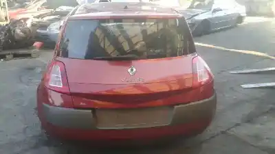 Veículo de Sucata renault megane ii berlina 5p 1.6 16v do ano 2003 alimentado k4m