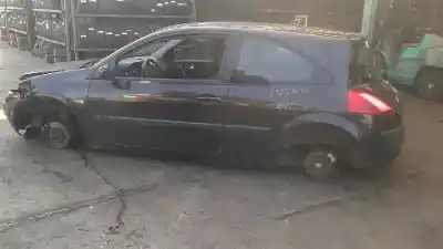 Veículo de Sucata renault megane ii berlina 5p 1.6 16v do ano 2005 alimentado k4m t7