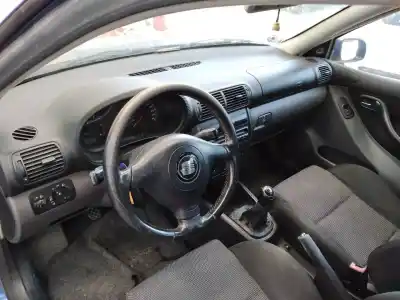 Здавання транспортного засобу seat leon (1m1) stella року 2002 потужний alh