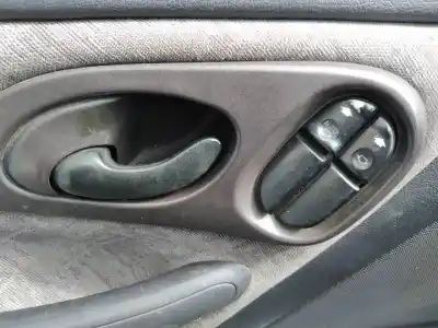 Veicolo di demolizione ford mondeo berlina (gd) glx dell'anno 1997 alimentato rkb