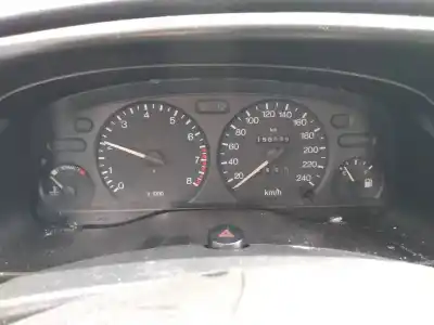 Veicolo di demolizione ford mondeo berlina (gd) glx dell'anno 1997 alimentato rkb