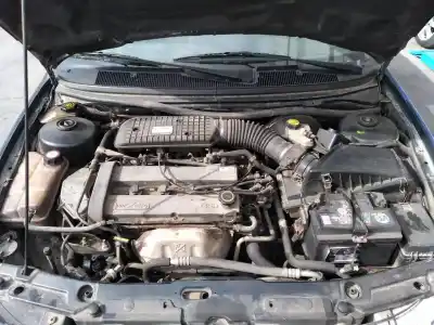 Veicolo di demolizione ford mondeo berlina (gd) glx dell'anno 1997 alimentato rkb