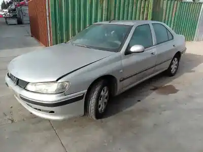 Veículo de Sucata peugeot 406 berlina (s1/s2) stdt do ano 2000 alimentado rhz