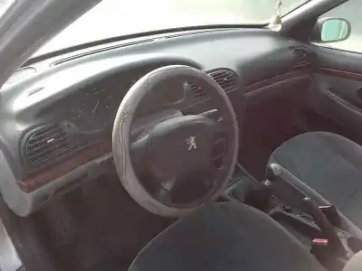 Veículo de Sucata peugeot 406 berlina (s1/s2) stdt do ano 2000 alimentado rhz