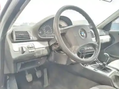 Vehicul casat bmw serie 3 berlina (e46) 320d al anului 2000 alimentat 204d1