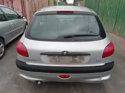 Veículo de Sucata peugeot 206 berlina xr do ano 1999 alimentado hfz