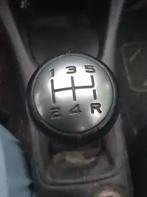 Veículo de Sucata peugeot 206 berlina xr do ano 1999 alimentado hfz