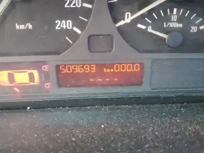 Vehicul casat bmw serie 3 berlina (e46) 320d al anului 2000 alimentat 204d1