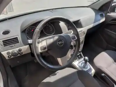 Veículo de Sucata opel astra h berlina sport do ano 2008 alimentado z16xer