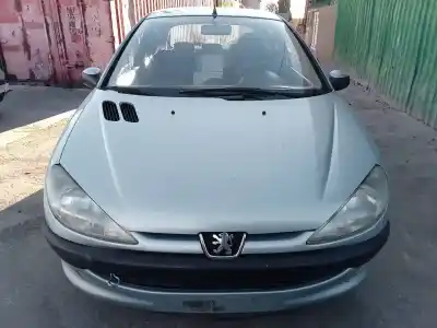 Sloopvoertuig PEUGEOT 206 BERLINA XT van het jaar 2001 aangedreven WJY