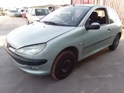 Veículo de Sucata peugeot 206 berlina xt do ano 2001 alimentado wjy