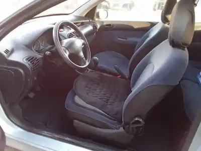 Veículo de Sucata peugeot 206 berlina xt do ano 2001 alimentado wjy