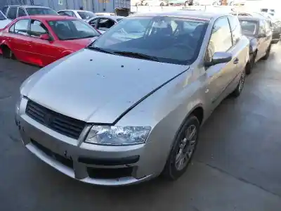Véhicule à la ferraille fiat stilo (192) 1.9 jtd / 1.9 jtd 115 active de l'année 2001 alimenté 192a1000