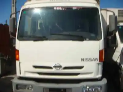 Veicolo di demolizione NISSAN ATLEON 110 dell'anno 2002 alimentato BD30D