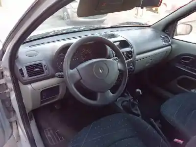 Здавання транспортного засобу renault clio ii fase ii (b/cb0) expression року 2002 потужний d7f g7