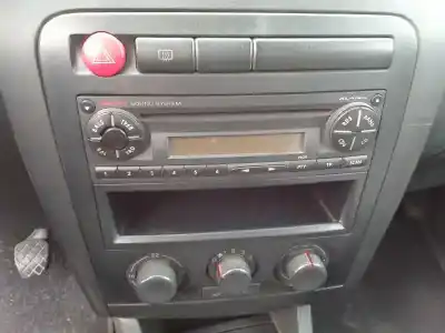 Veículo de Sucata seat ibiza (6l1) signo do ano 2002 alimentado asy