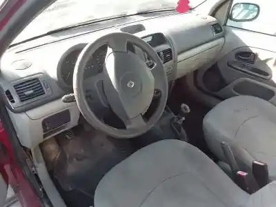 Здавання транспортного засобу renault clio ii fase ii (b/cb0) base authentique року 2001 потужний d7f g7