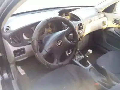 Veículo de Sucata nissan almera (n16/e) comfort do ano 2001 alimentado yd22