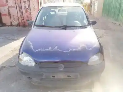 Véhicule à la ferraille OPEL CORSA B Viva de l'année 1996 alimenté X17D