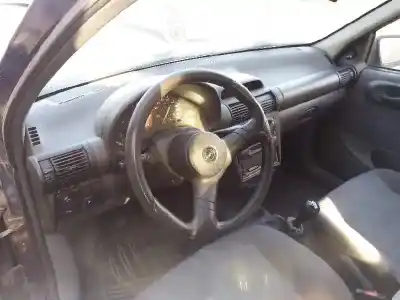 Veicolo di demolizione opel corsa b viva dell'anno 1996 alimentato x17d