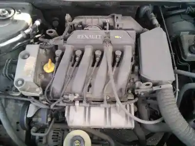 Здавання транспортного засобу renault laguna (b56) 1.6 16v rt року 1999 потужний k4m f7