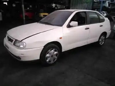 Veicolo di demolizione seat cordoba berlina (6k2) sxe dell'anno 1997 alimentato ahu