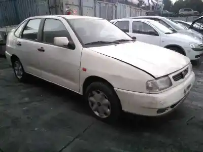 Veicolo di demolizione seat cordoba berlina (6k2) sxe dell'anno 1997 alimentato ahu