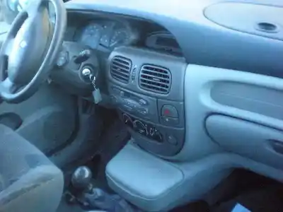 Veículo de Sucata renault megane i scenic (ja0) 1.9 dti diesel cat do ano 1999 alimentado f9q a736